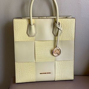 Michael Kors- Awesome, cute purse!!